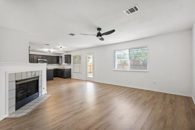 Building Photo - 2219 Ada Ln
