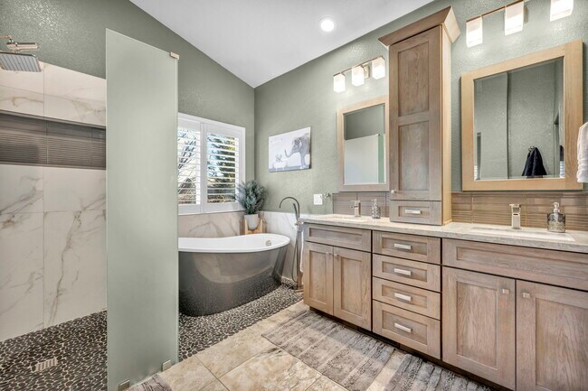 Building Photo - 6500 Brookview Cir