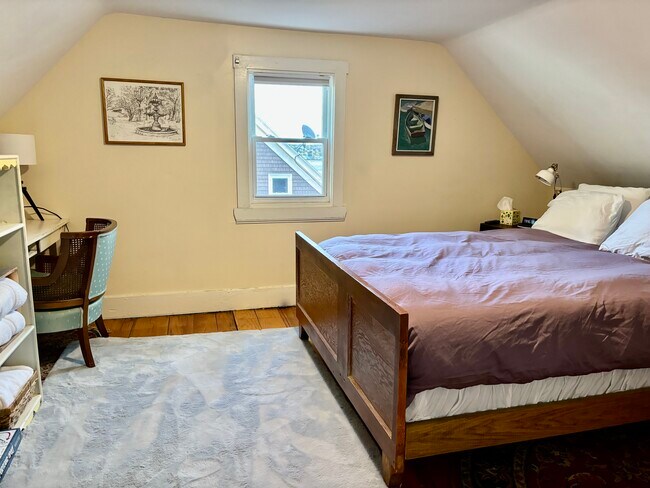 Building Photo - 272 Danforth St