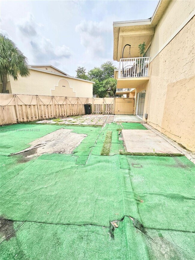 Building Photo - 4250 NW 79th Ave