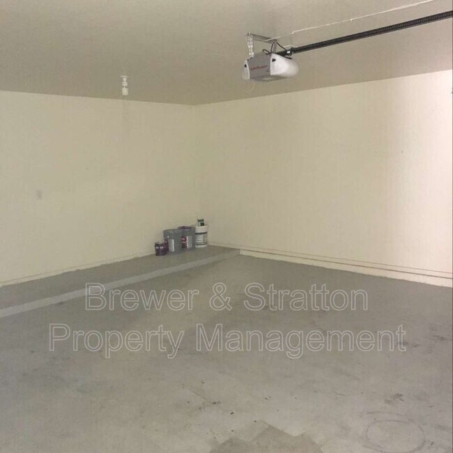 Building Photo - 4610 N 124th Ave