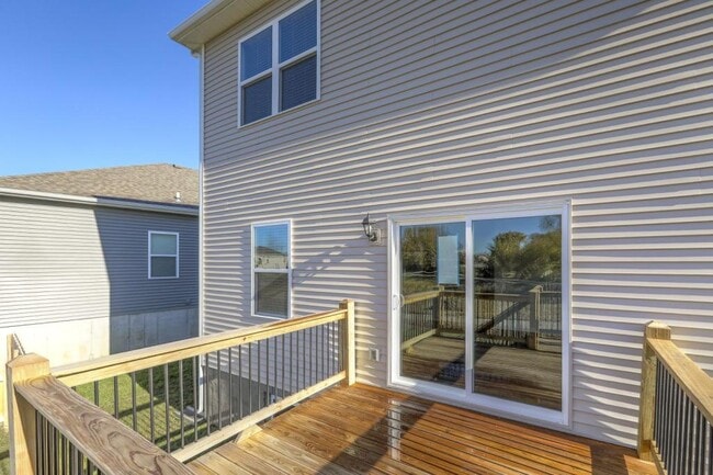 Building Photo - 1611 Maci St