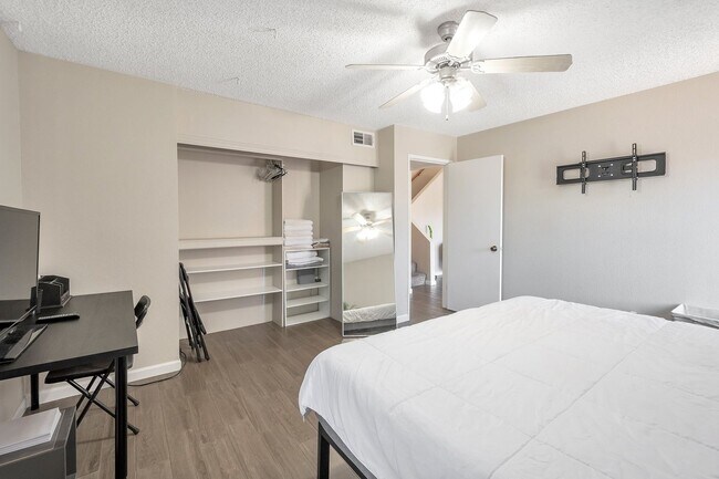Building Photo - Two bedroom, two bathroom Scottsdale Condo!