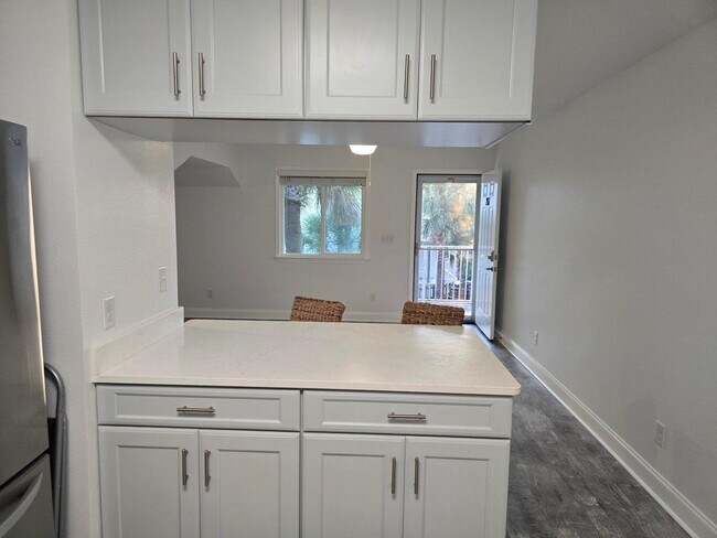 Building Photo - 315 Bream Ave