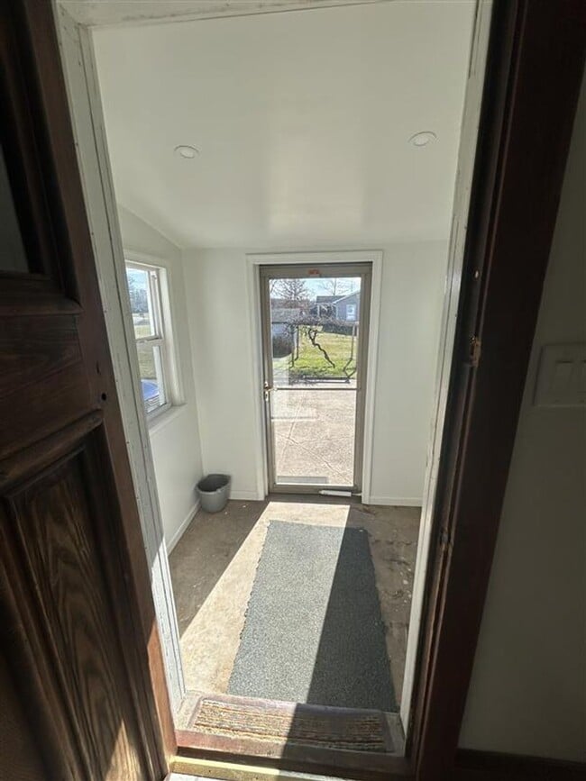 Building Photo - Single Family House for rent in Eastern Schools