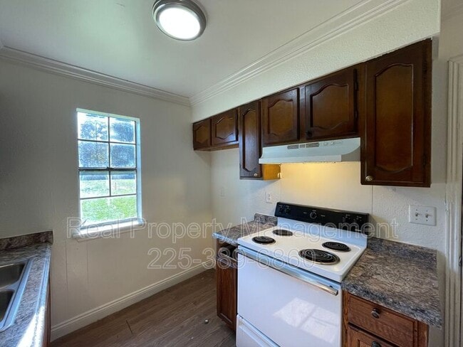 Building Photo - 750 Hospital Rd