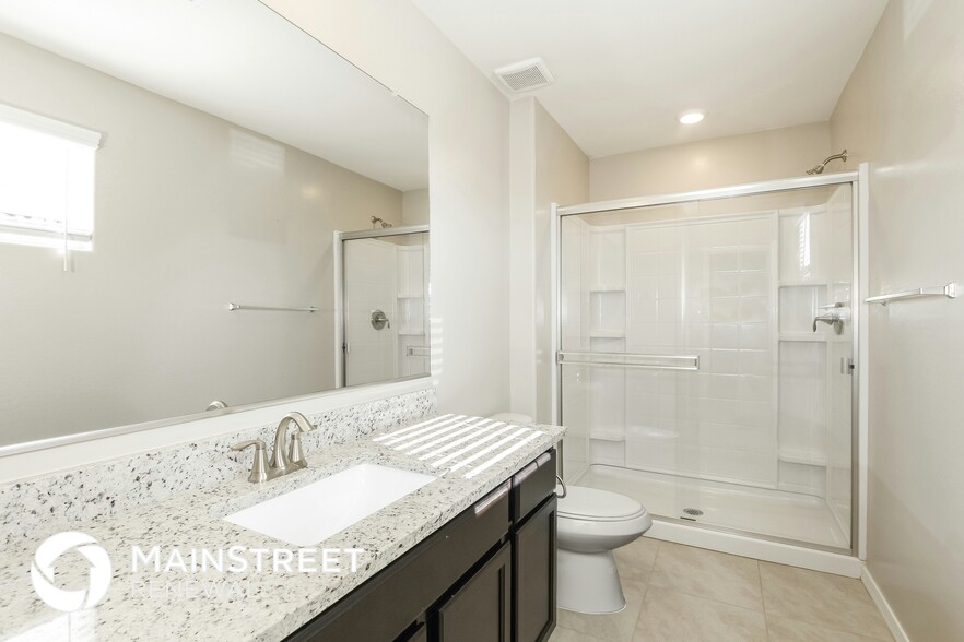 Building Photo - 3915 S 82nd Dr