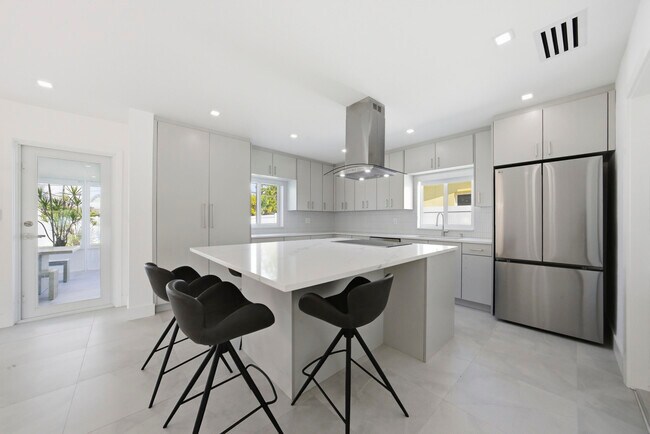 Building Photo - 2001 NE 17th Way