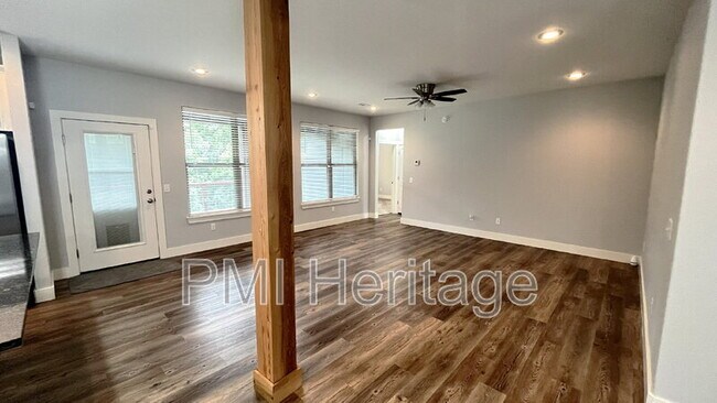 Building Photo - 3 Mallow Ln