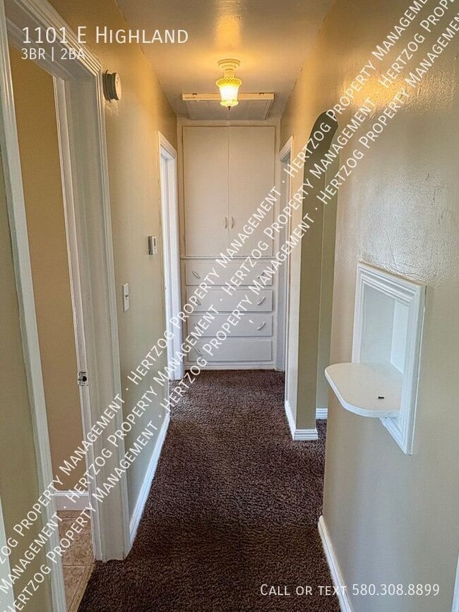 Building Photo - 1101 E Highland-