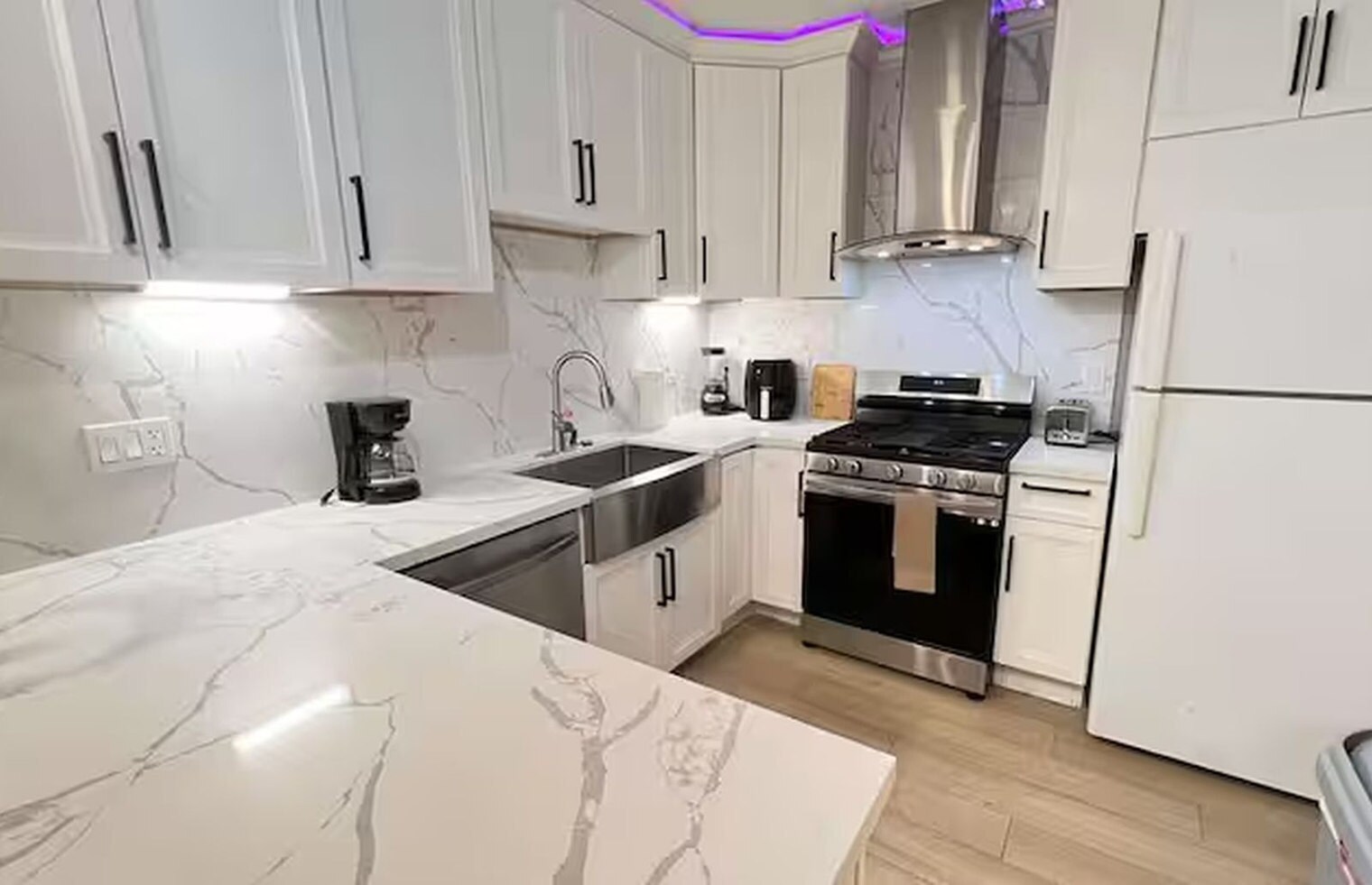 Building Photo - 8354 Adams St