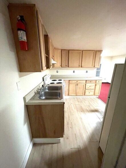 Building Photo - 133 Meadville St