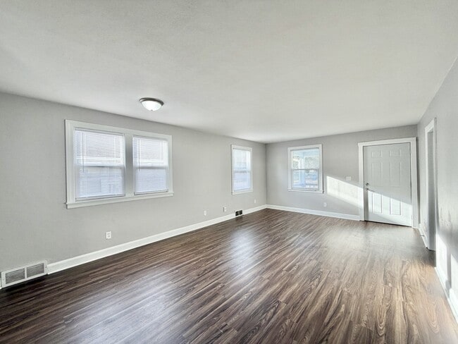 Building Photo - 1306 Copeland Ave