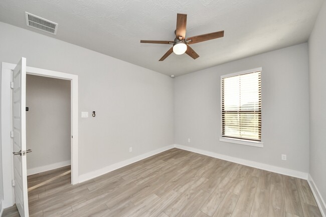 Building Photo - 1710 McCrae Hill Ct