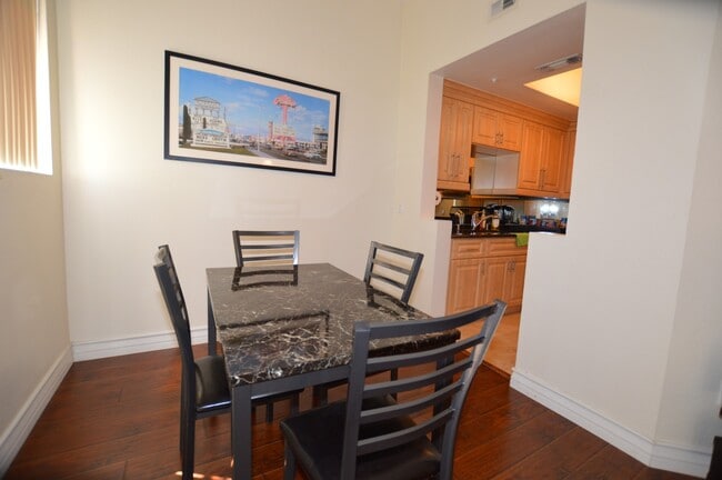 Building Photo - Meridian - Top-Floor 1 Bedroom | 1 Bath with City Views