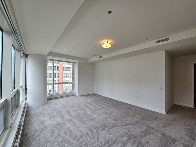 Building Photo - 415 E North Water St