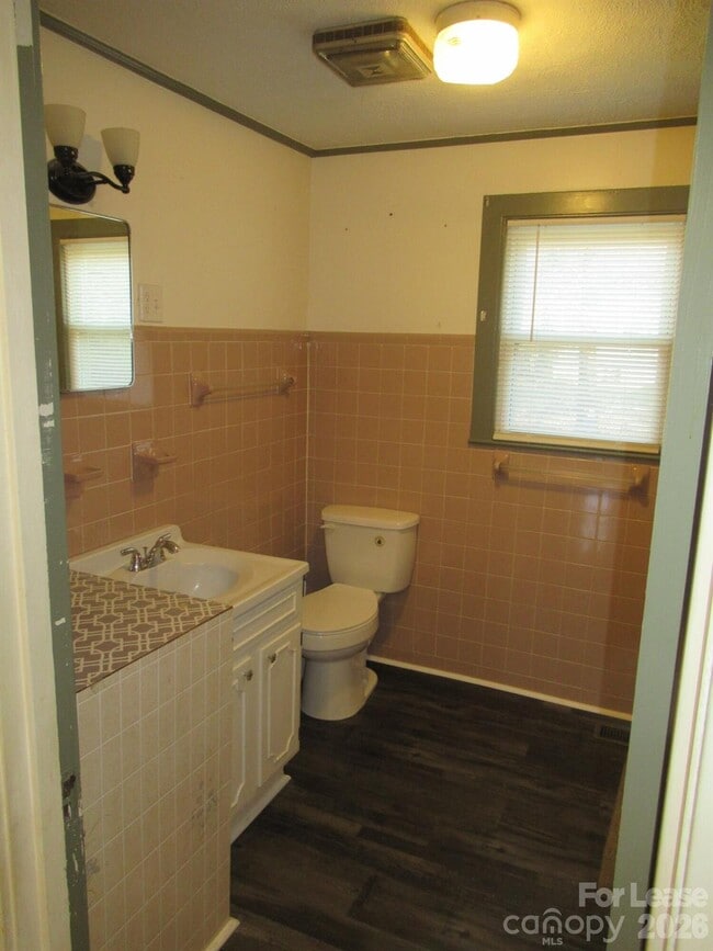 Building Photo - 1073 North Carolina Hwy 150