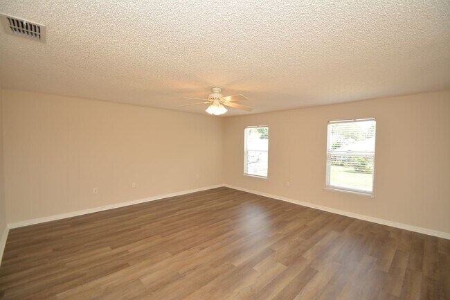 Building Photo - 47 Buttermill Dr