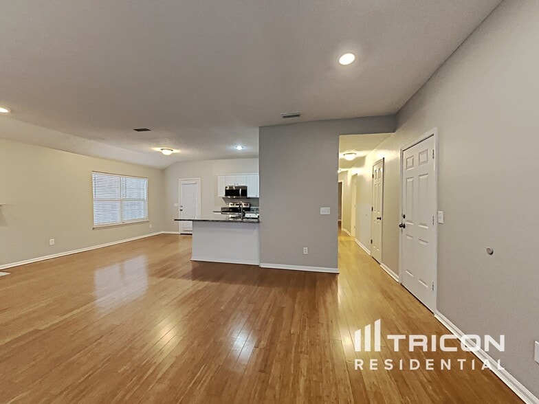 Building Photo - 715 Alisa Cove
