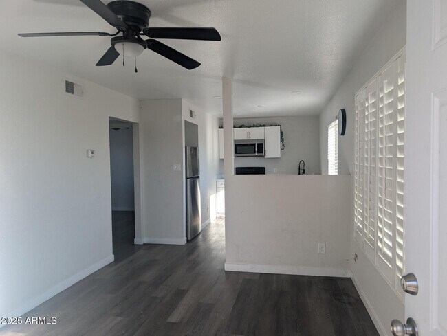 Building Photo - 7160 N 53rd Ave