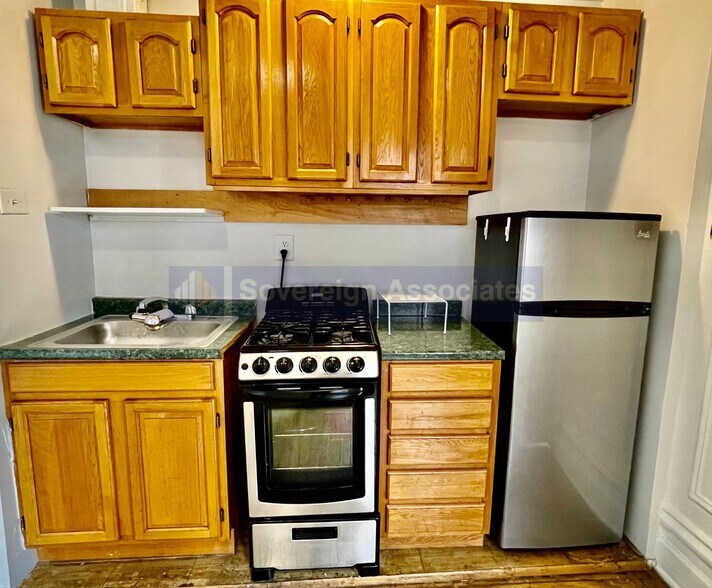 Building Photo - 45 Tiemann Pl