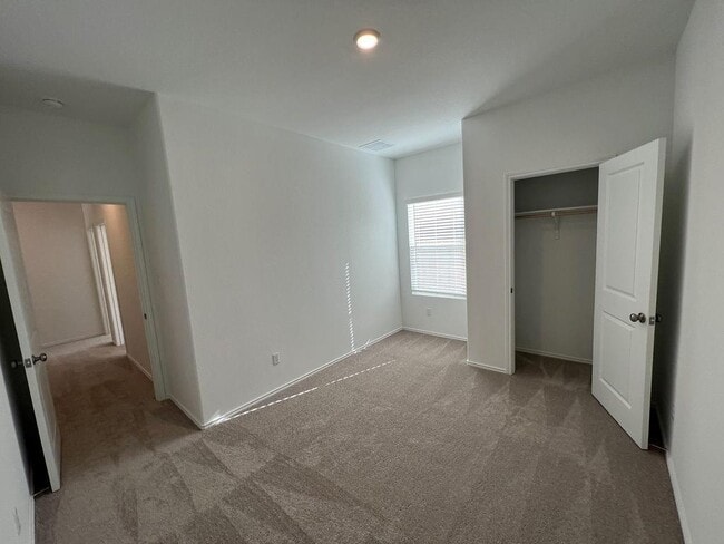 Building Photo - 1127 Catfish Ln