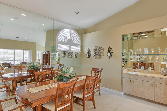 Building Photo - 392 Spyglass Way
