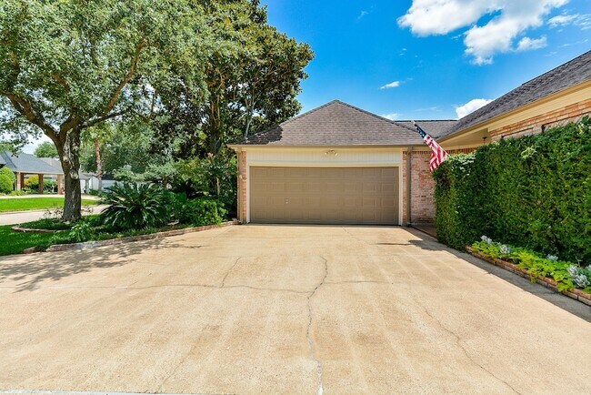 Building Photo - 1231 Creekford Cir