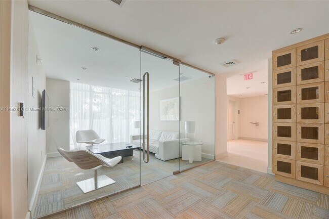 Building Photo - 951 Brickell Ave