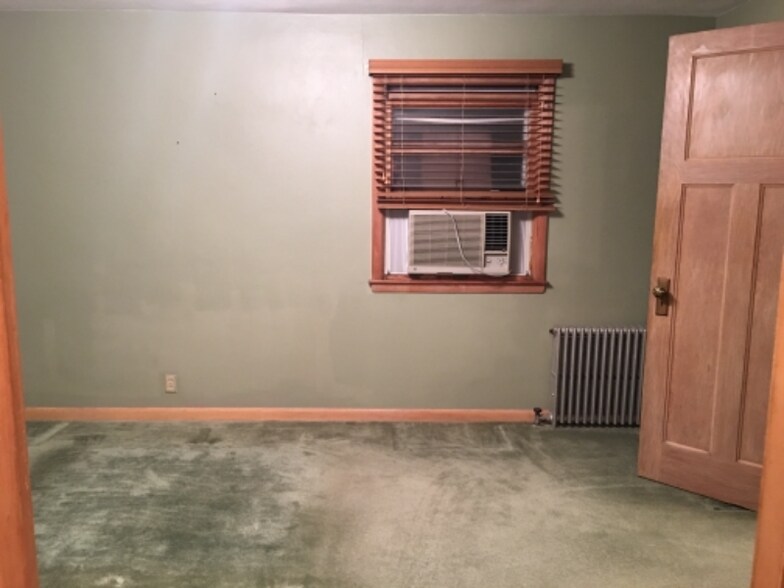 Building Photo - 830 15th Ave