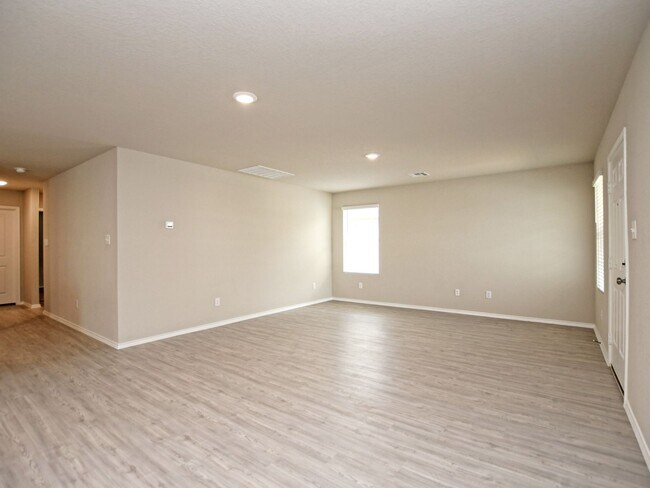 Building Photo - 3 BR/2 BA - Waterwheel! - SAN ANTONIO