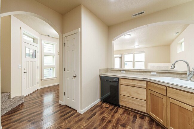 Building Photo - ASK ABOUT ONE MONTH FREE SPECIAL - Ask Us How! Convenient Location 3 Bedroom 2.5 Bathroom with Fe...