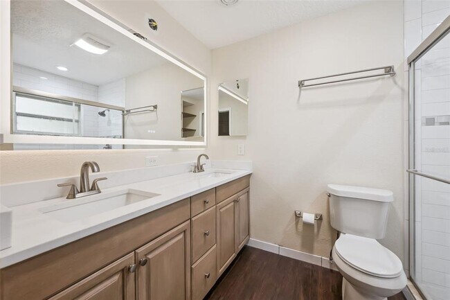 Building Photo - 111 Pineapple Ct