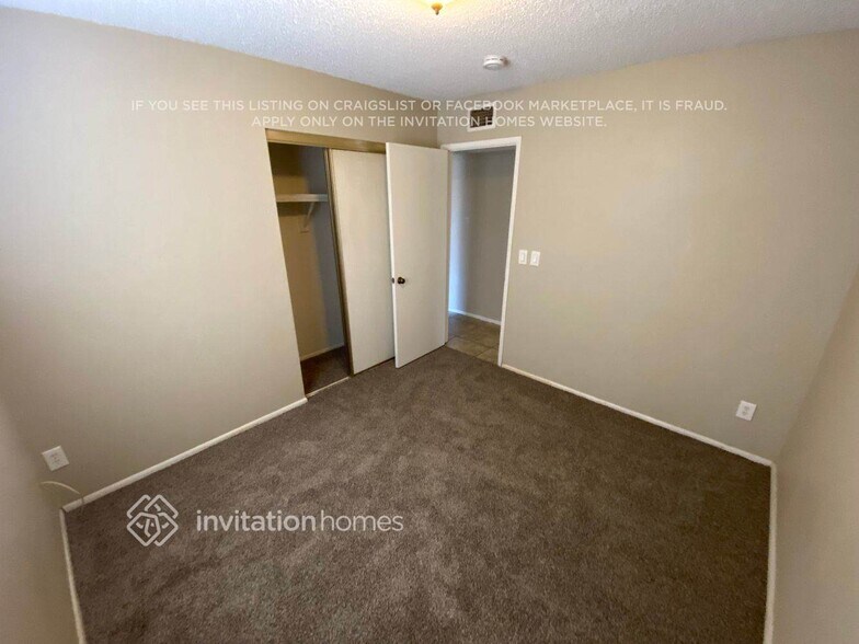 Building Photo - 4424 W Caron St