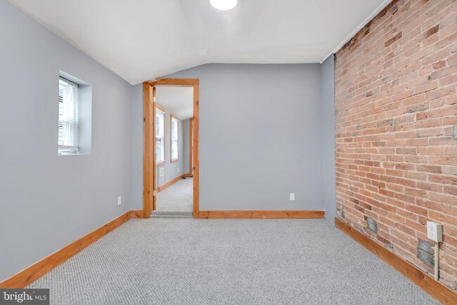 Building Photo - 1742 E Lombard St