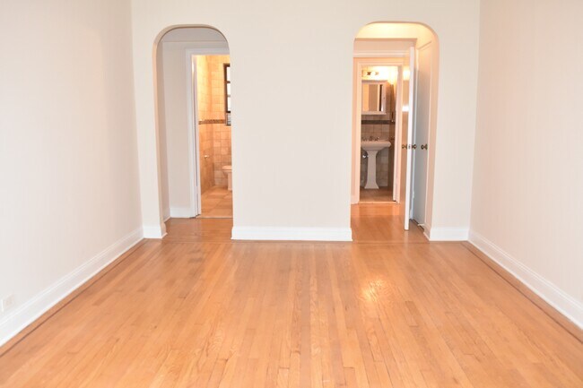 Building Photo - 570 Fort Washington Ave