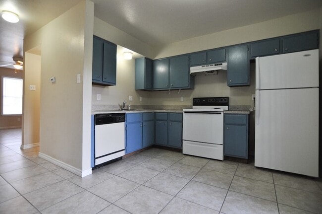 Building Photo - 2912 Prairie Flower Cir