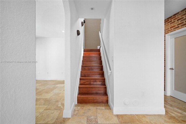 Building Photo - 9101 SW 41st St