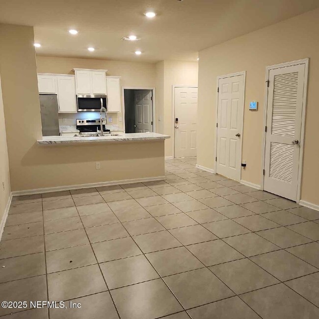 Building Photo - 86624 Shortline Cir