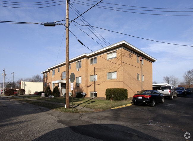 Building Photo - 27 Heights Ave