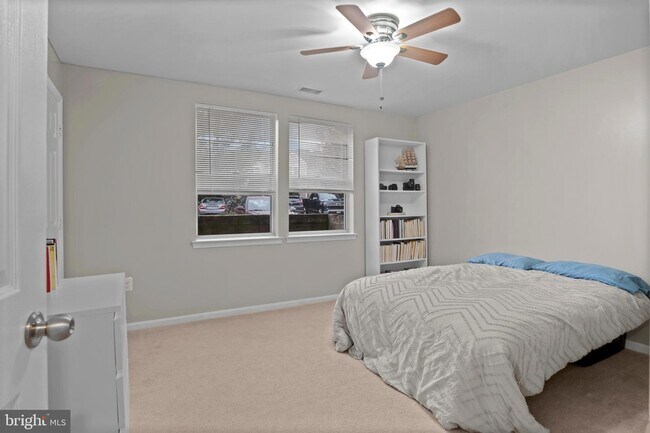 Building Photo - 20582 Snowshoe Square