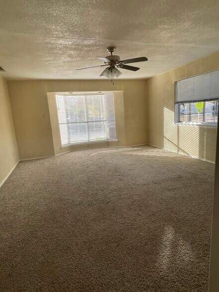 Master Bedroom - 322 Saint Louis Ave