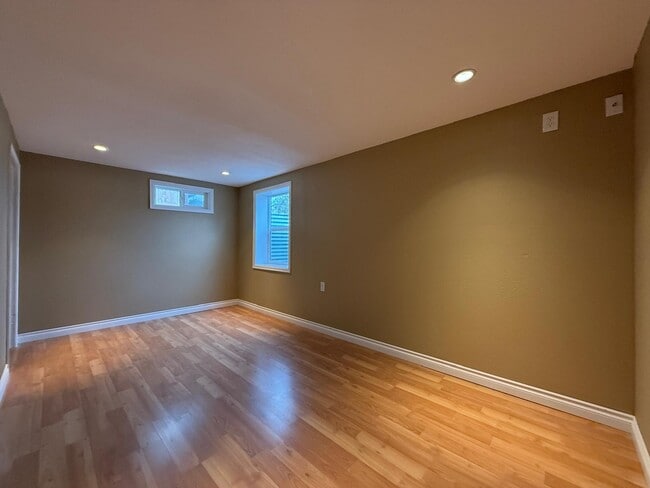 Building Photo - 11910 E 10th Ave