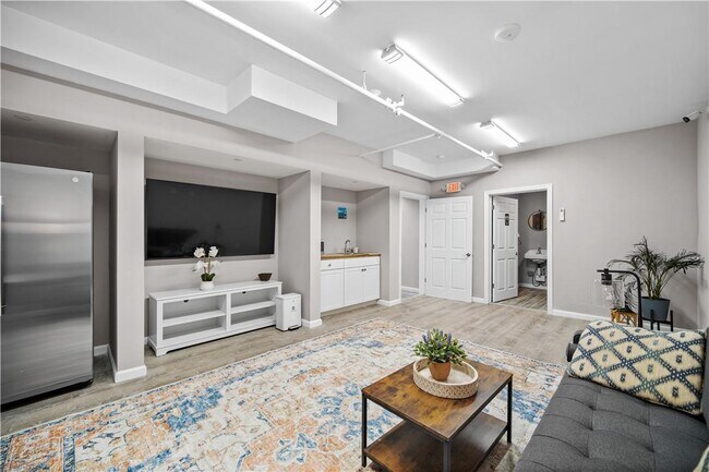 Building Photo - 108 N Kensico Ave