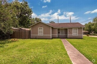 Building Photo - 202 Norview Dr