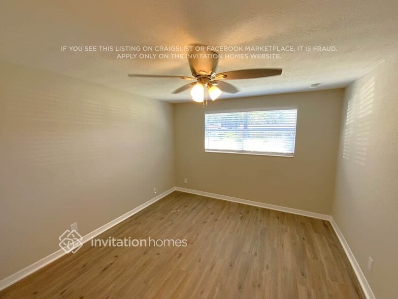 Building Photo - 8812 Camphor Dr