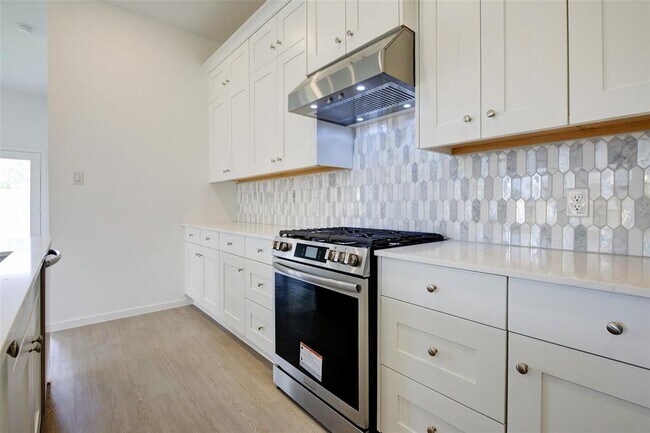 Building Photo - 27506 Spearmint Ridge Dr