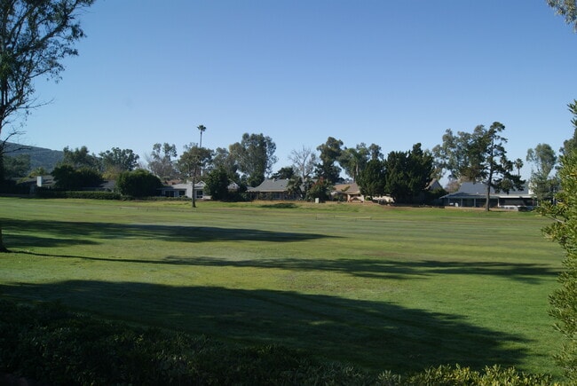 Building Photo - 1064 La Reina Dr