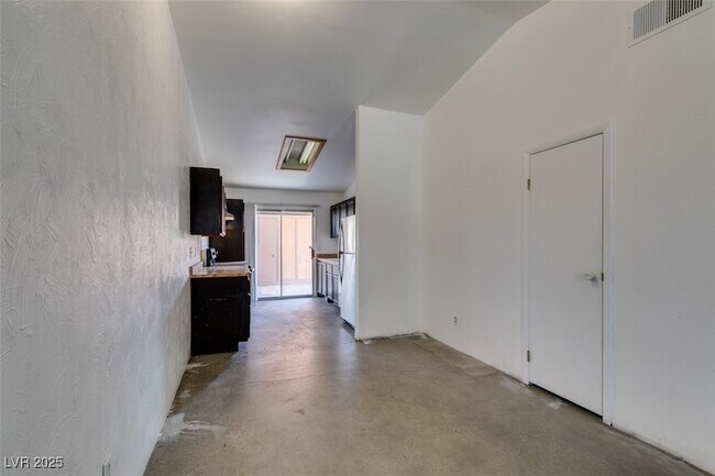 Building Photo - 1803 Discus Dr
