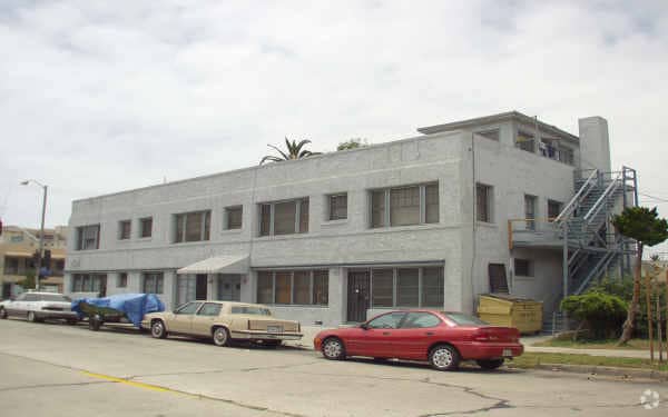 Building Photo - 701 Linden Ave